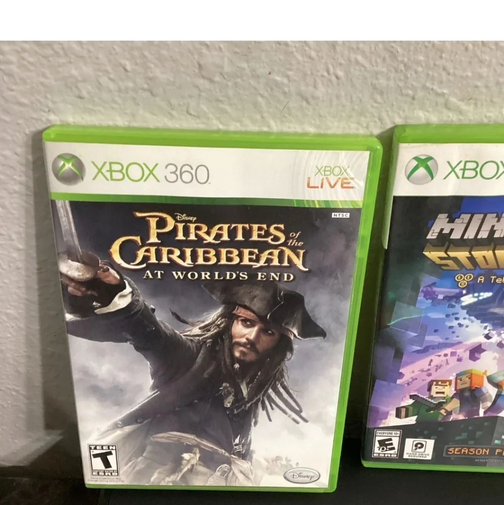 Microsoft Xbox 360 Game Console Bundle 4GB, Power Cord, Controller, and 2 games.